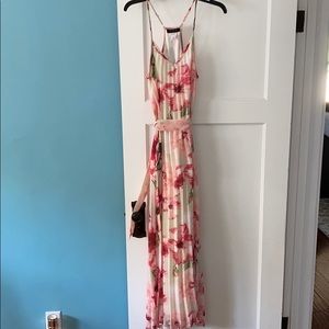 Women’s dress, size 11/12.